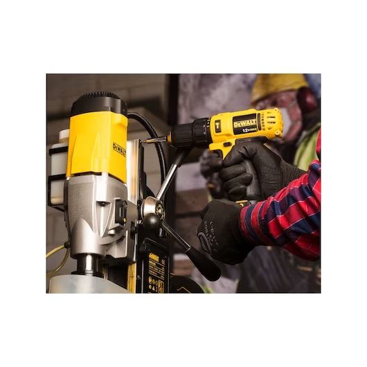 PARAFUSADEIRA E FURADEIRA DE IMPACTO DCD716 3/8 12V MAX  L�TIO - Foto 3